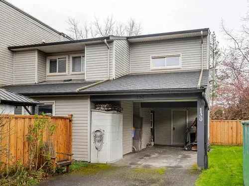 Townhouse For Sale in Aldergrove BC 3 Beds Family Home