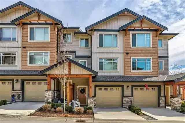 Buy townhouse in Maple Ridge with 3 bedrooms and modern amenities