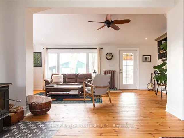 House For Sale in Brantford, Ontario