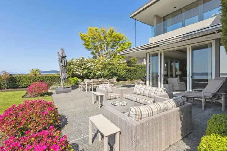 Dundarave Waterfront Duplex 3 Bedrooms Ocean Views