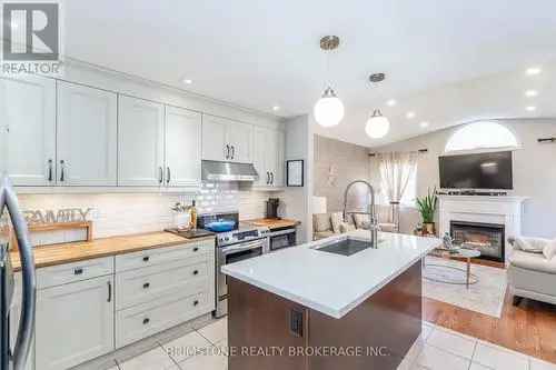3 Bedroom 3 Bathroom Detached House in Barrie Ontario