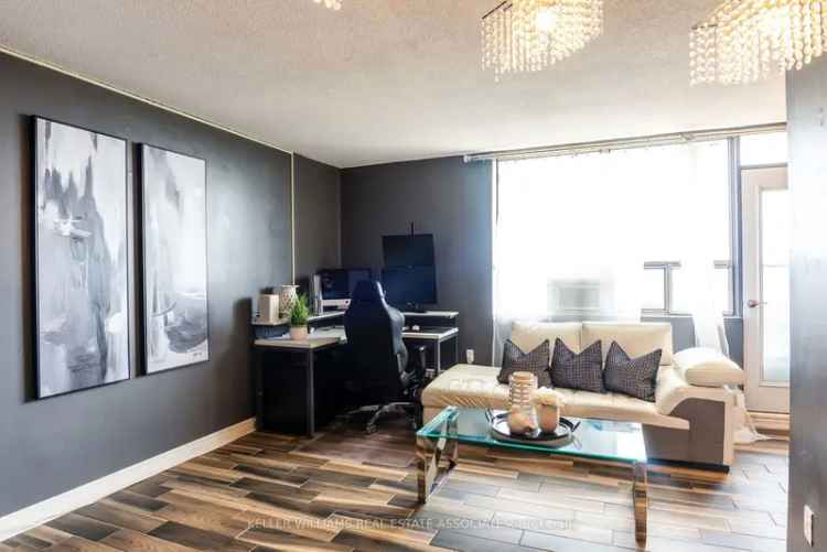 Condo For Sale in 3145, Queen Frederica Drive, Mississauga, Ontario