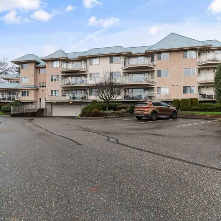 2 Bed 2 Bath Condo with Mountain Views