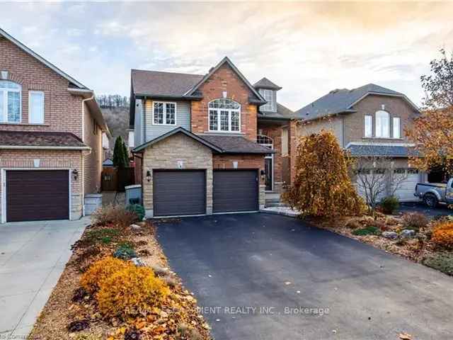 House For Sale in Grimsby, Ontario