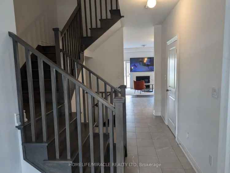 Buy Town Home in Wasaga Beach with Modern Features and Family Friendly Location