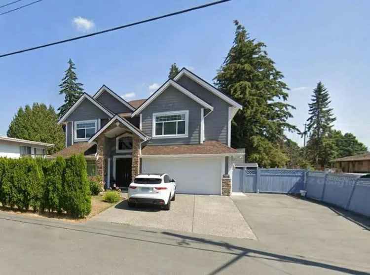 3600+ Sqft Home West Abbotsford 3 Bed 2 Bath Suite