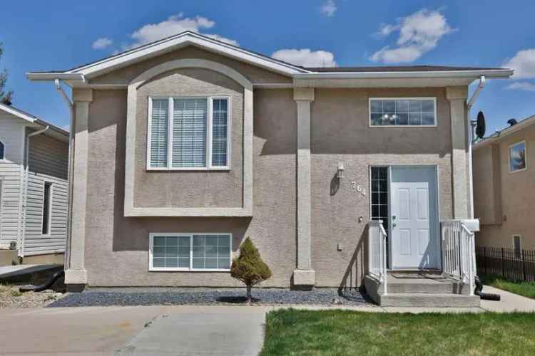 Charming 4-Bedroom Family Home in West Lethbridge
