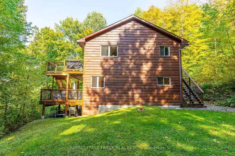 Rent cottage in Haliburton Highlands with beach access and views
