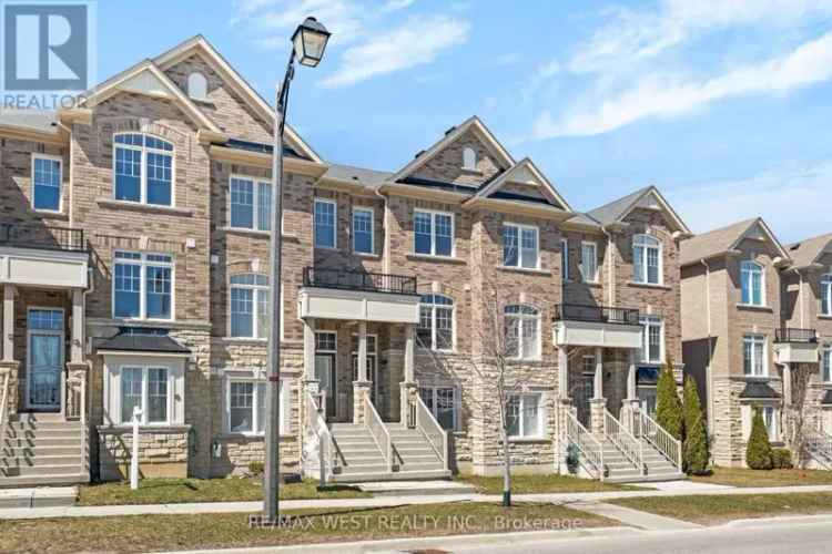 Markham Townhouse 2 Beds Modern Kitchen Finished Walkout Basement