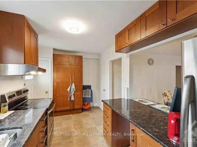 3 Bed 2 Bath Townhome in Westboro - Furnished Option Available