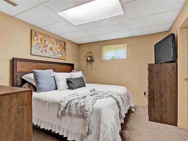 House For Sale in Shelburne, Ontario