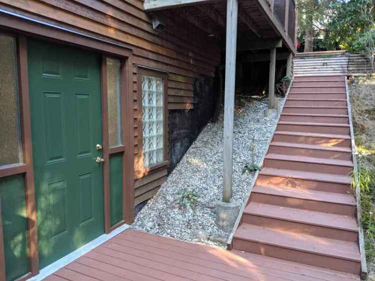 Sechelt Family Home with Inlet Views and Deck