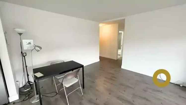 Rent 1 Bedroom Apartment in Burnaby with Secured Entrance Features