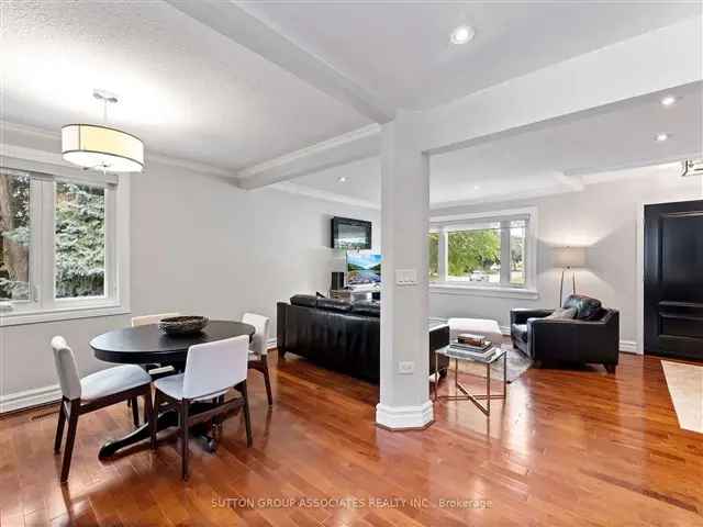 Willowdale West Bungalow 3 Bed 2 Bath Premium Corner Lot