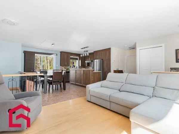 Bungalow for Sale Laurentides 3 Bedrooms 2 Bathrooms Large Garage