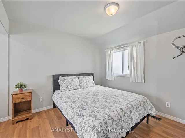 Wasaga Beach Riverfront Gem - 3 Cottages - Sleeps 25