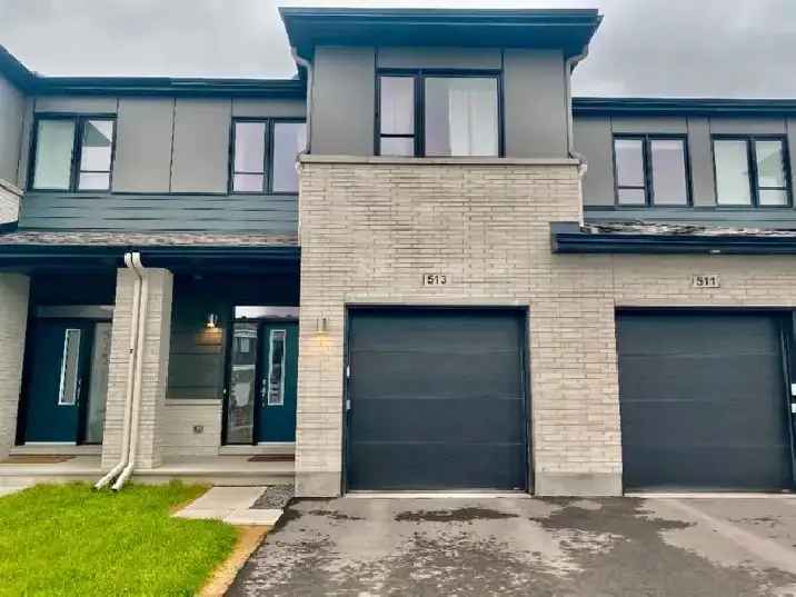 Rent 3 Bedroom Townhouse in Kanata with Loft and Backyard