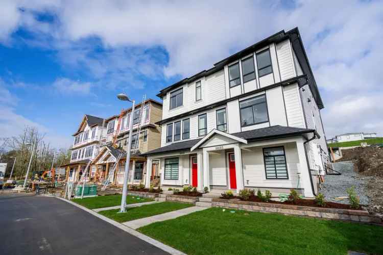 Luxury 5-Bed Half-Duplex South Surrey No Strata Fees