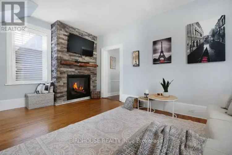 21 Sussex Street N House for Lease in Kawartha Lakes