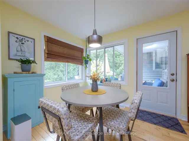 Gardener's Paradise: 3-Bedroom Home in Point Clark