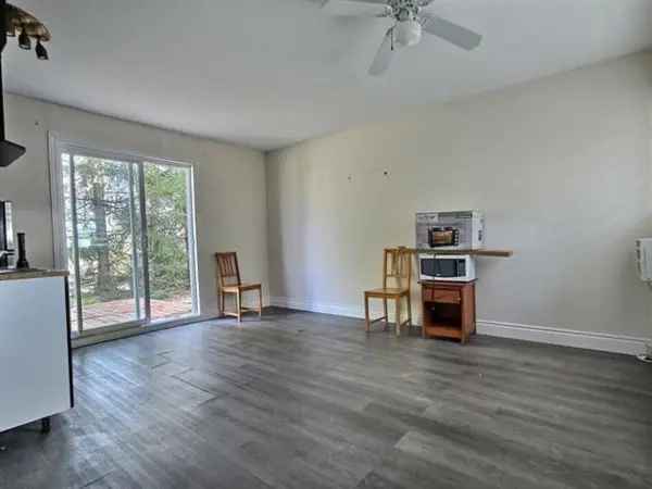 Motel Cottages Lake Brome Commercial Property For Sale