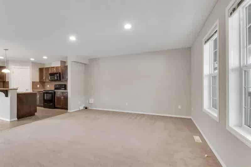 3 Bedroom Townhouse in Lighthouse Landing Near Lake and Amenities