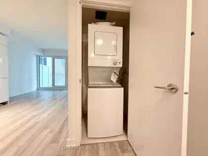 2 Bedroom Condo in Downtown Toronto Near U of T