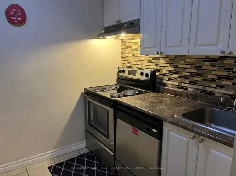 Rent townhouse in Aurora with amenities near schools and parks