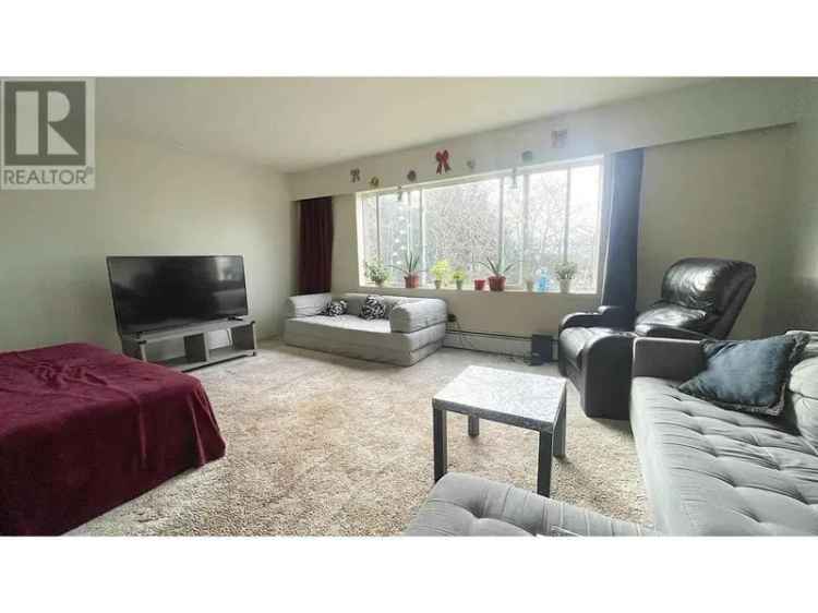 3 Bed 1 Bath Unit Near Prince Rupert Hospital