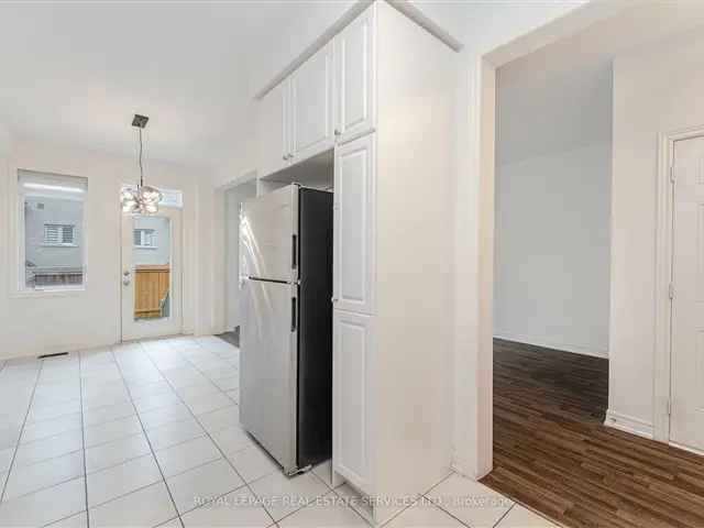 Oakville Townhouse 3 Beds 3 Baths Upper Oaks