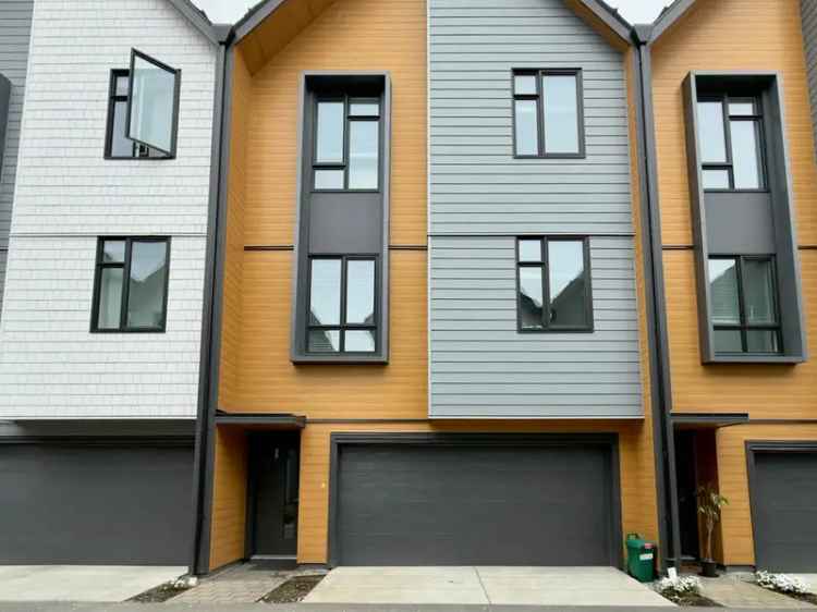 3-Bed 3-Bath Townhome in Grandview Heights South Surrey