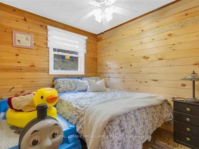 Cozy 3-Bedroom Cottage on Mazinaw Lake with Breathtaking Views