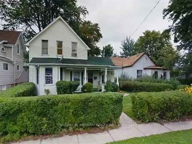 Chatham Home: Investment Opportunity Near Schools and Parks