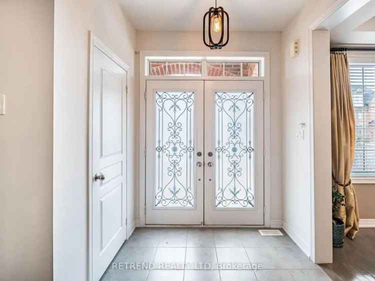 Luxury Semi-Detached Home in New Kleinburg