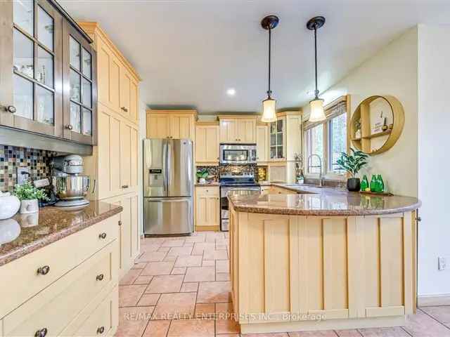 4-Bedroom Executive Home in Oakville Clearview