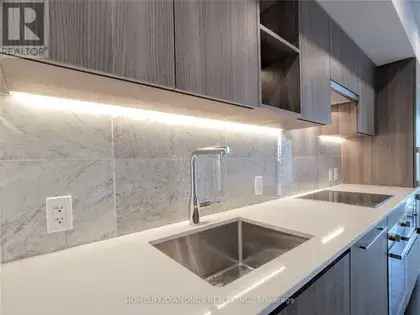 1 room apartment of 326 m² in Toronto