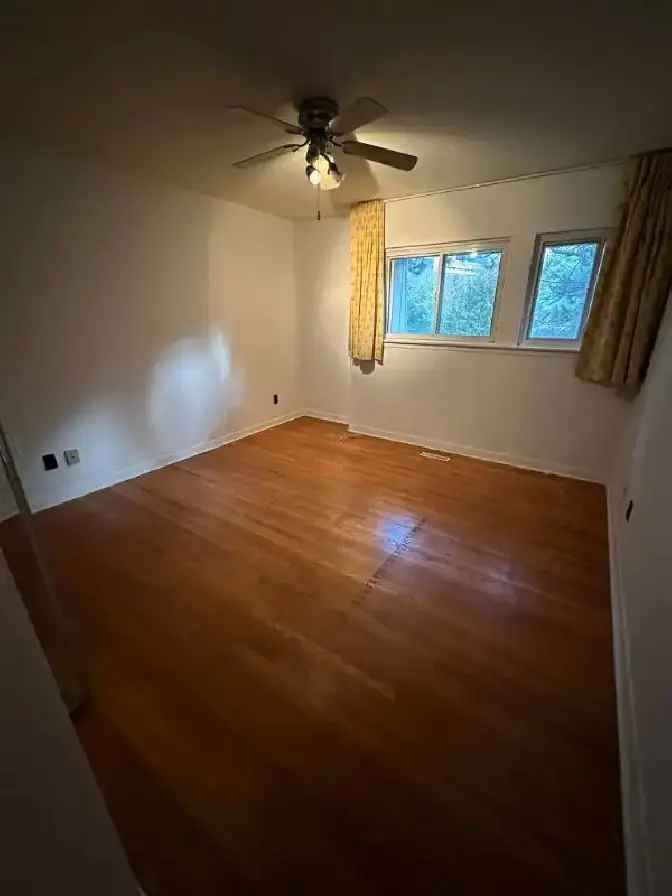 BRIGHT AND SPACIOUS ROOM FOR RENT - DON MILLS AND SHEPPARD