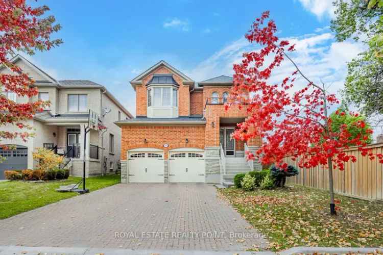 Modern Detached Home in Whitby's Lytton Park 4+1 Beds 4+1 Baths