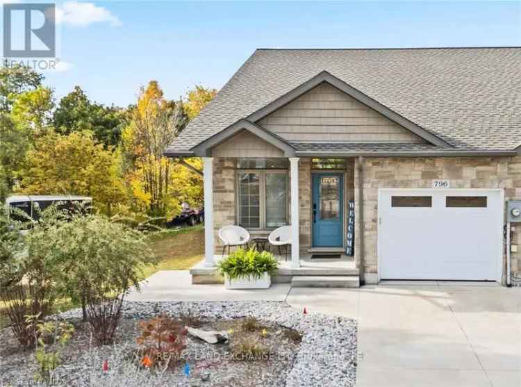 Charming End Unit Bungalow Townhome with Pool and Hot Tub