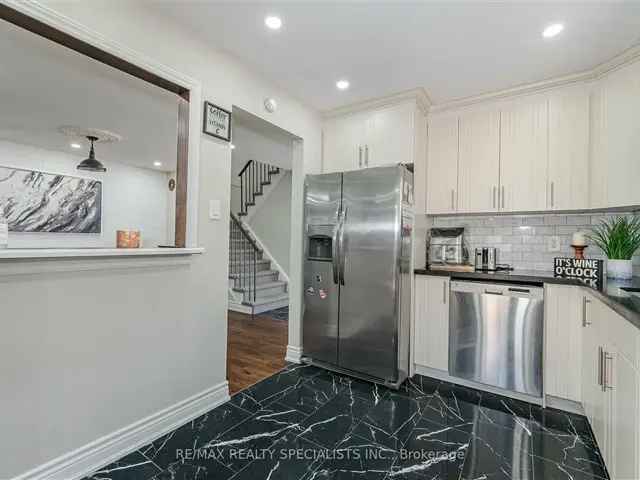 House For Sale in Brampton, Ontario