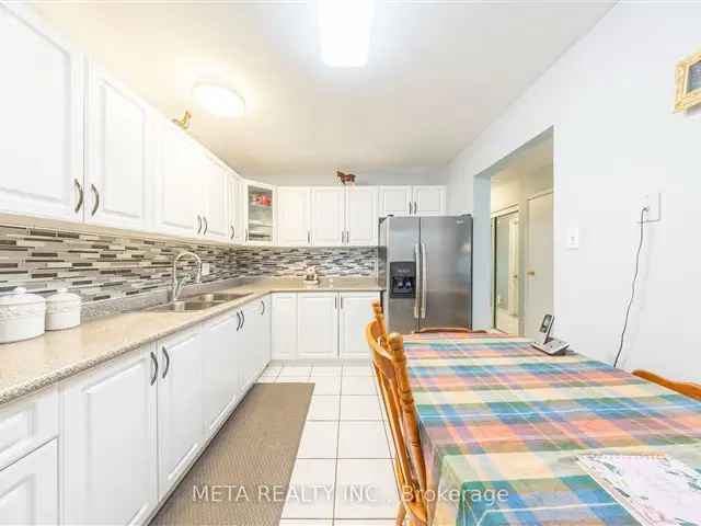 Furnished Basement Suite Near Amenities