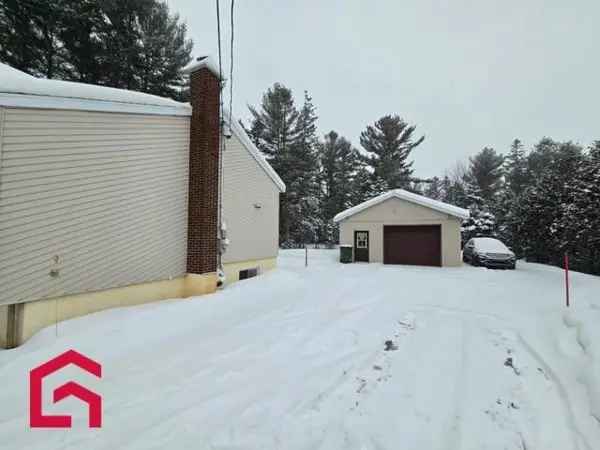 Split Level Home for Sale Portneuf 2 Large Bedrooms Finished Basement