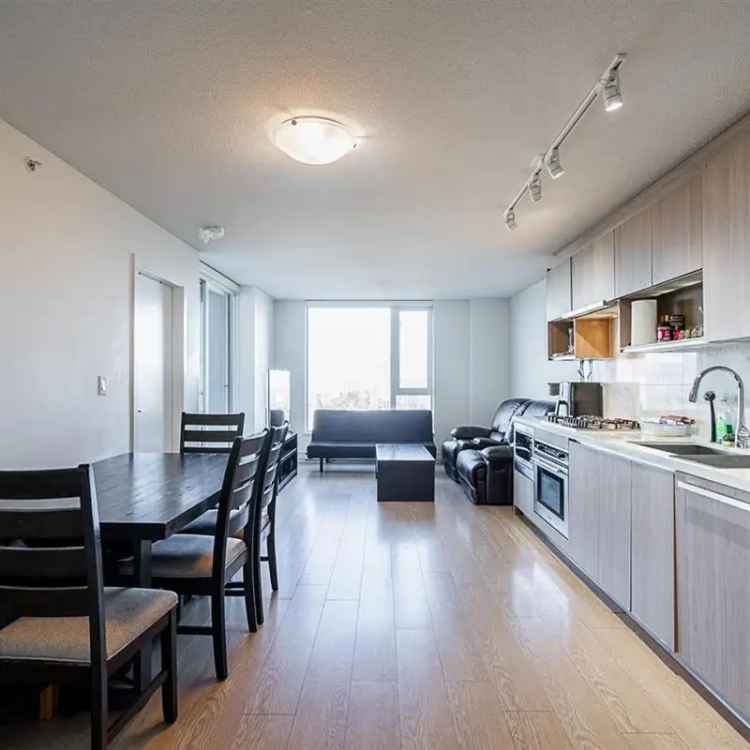 2 Bed 1 Bath Condo for Sale in Park Avenue East