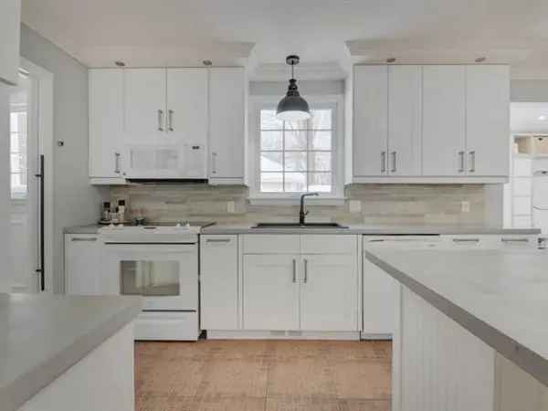 Bungalow for Sale Quebec North Shore 4 Bedrooms 2 Bathrooms