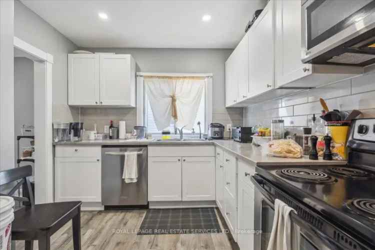 Beautifully Renovated 2-Bedroom Home in St Catharines