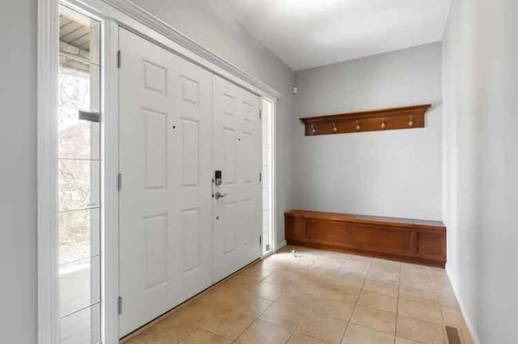 Luxury 5-Bedroom Home in Tuscany Calgary
