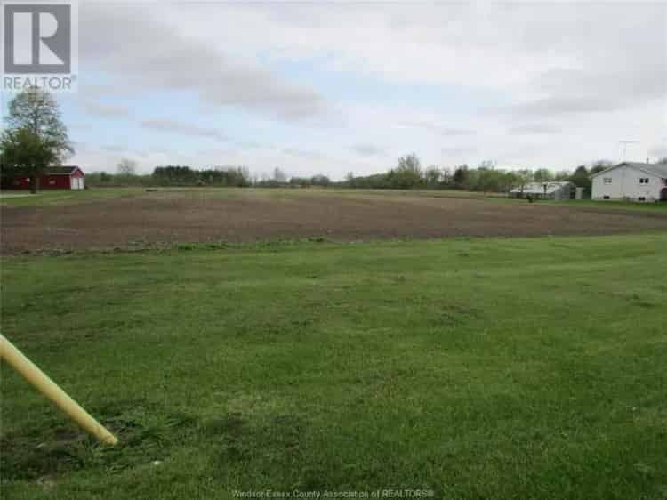 One-Acre Property Family Home Near Leamington