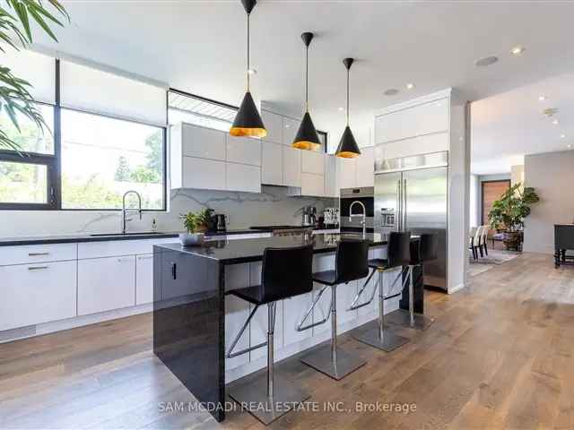 Custom-Built Modern Home in Port Credit Village