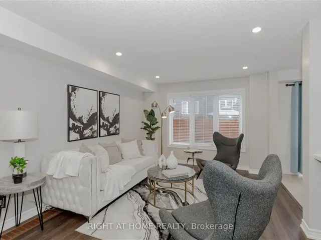 Bright Freehold Townhome 1900 Sq Ft 3 Beds 2 Baths