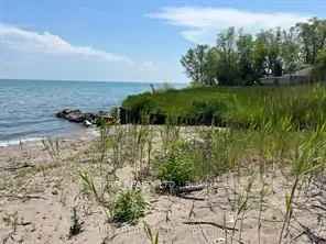 Lake Erie Log Chalet 3 Bed 2 Bath 1200 sq ft